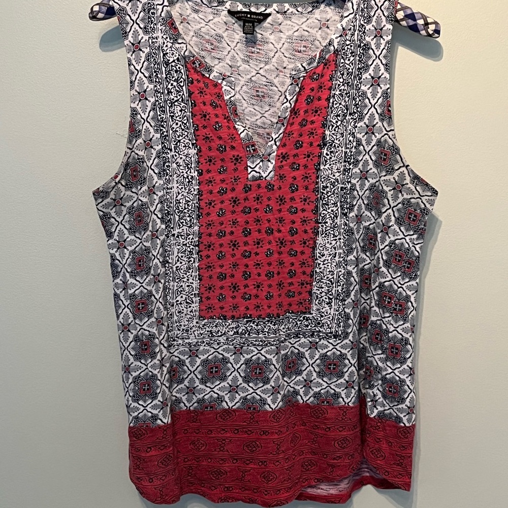 - Lucky Brand Boho sleeveless top. Size Medium.